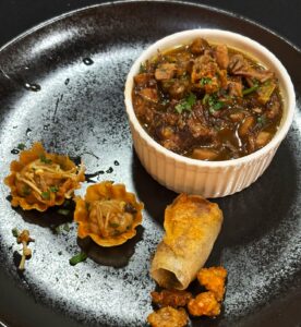 Hertenstoof, tartelette met knolselderij, worstenbroodje